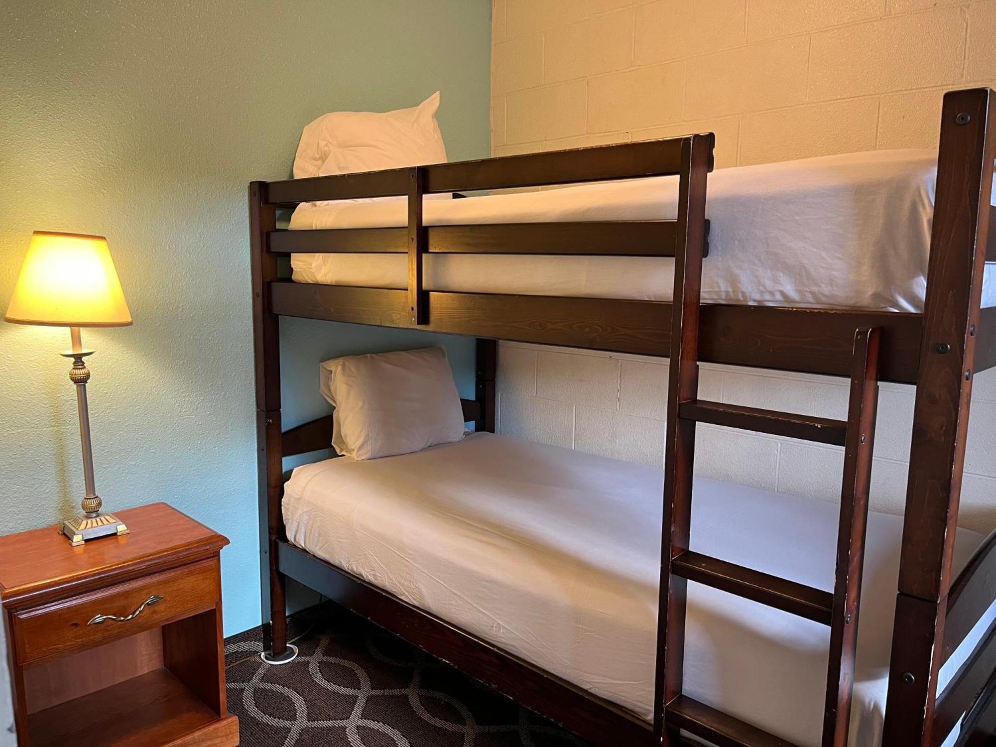 Americas Best Value Inn - Pendleton Exterior photo
