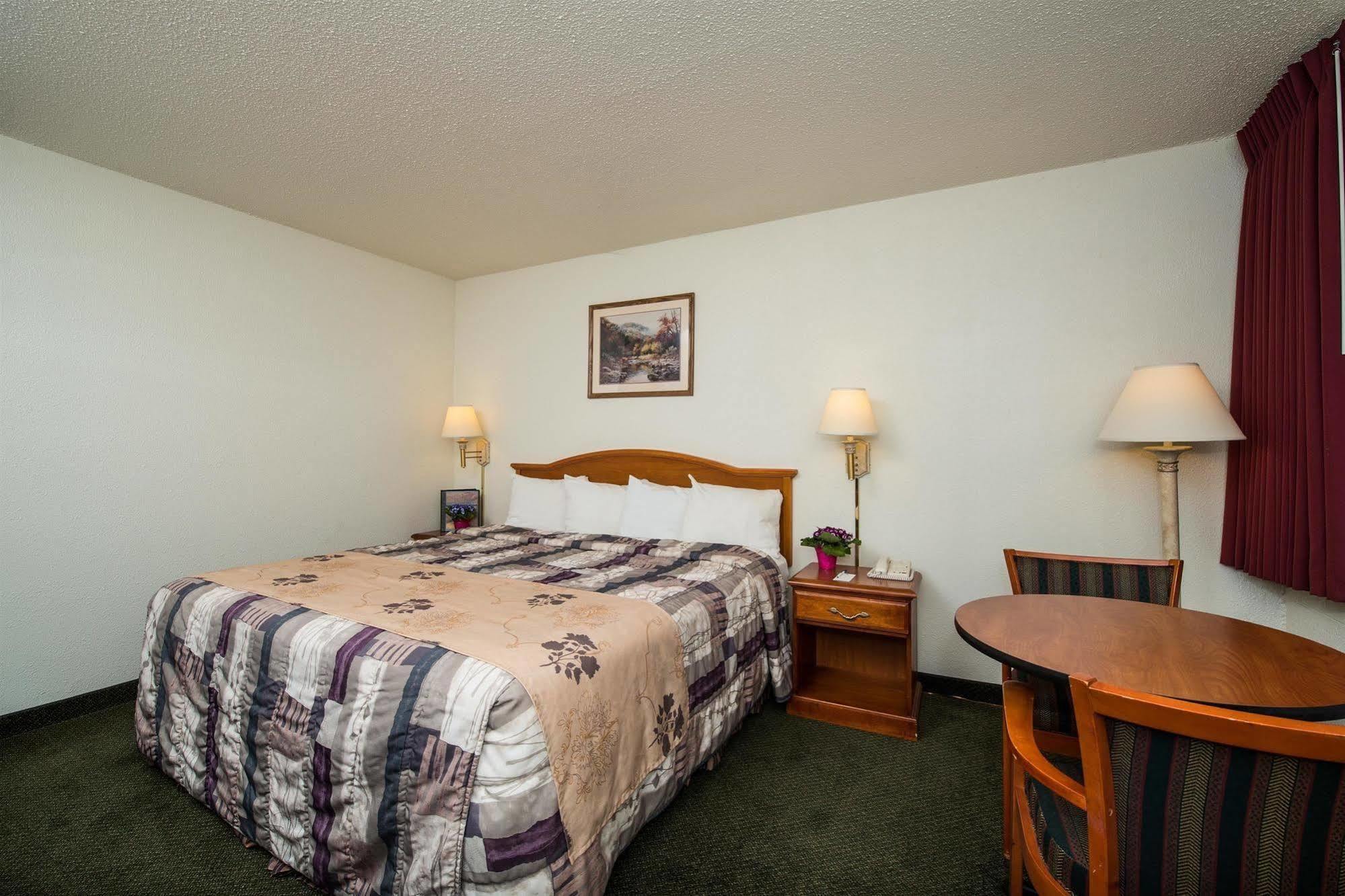 Americas Best Value Inn - Pendleton Exterior photo