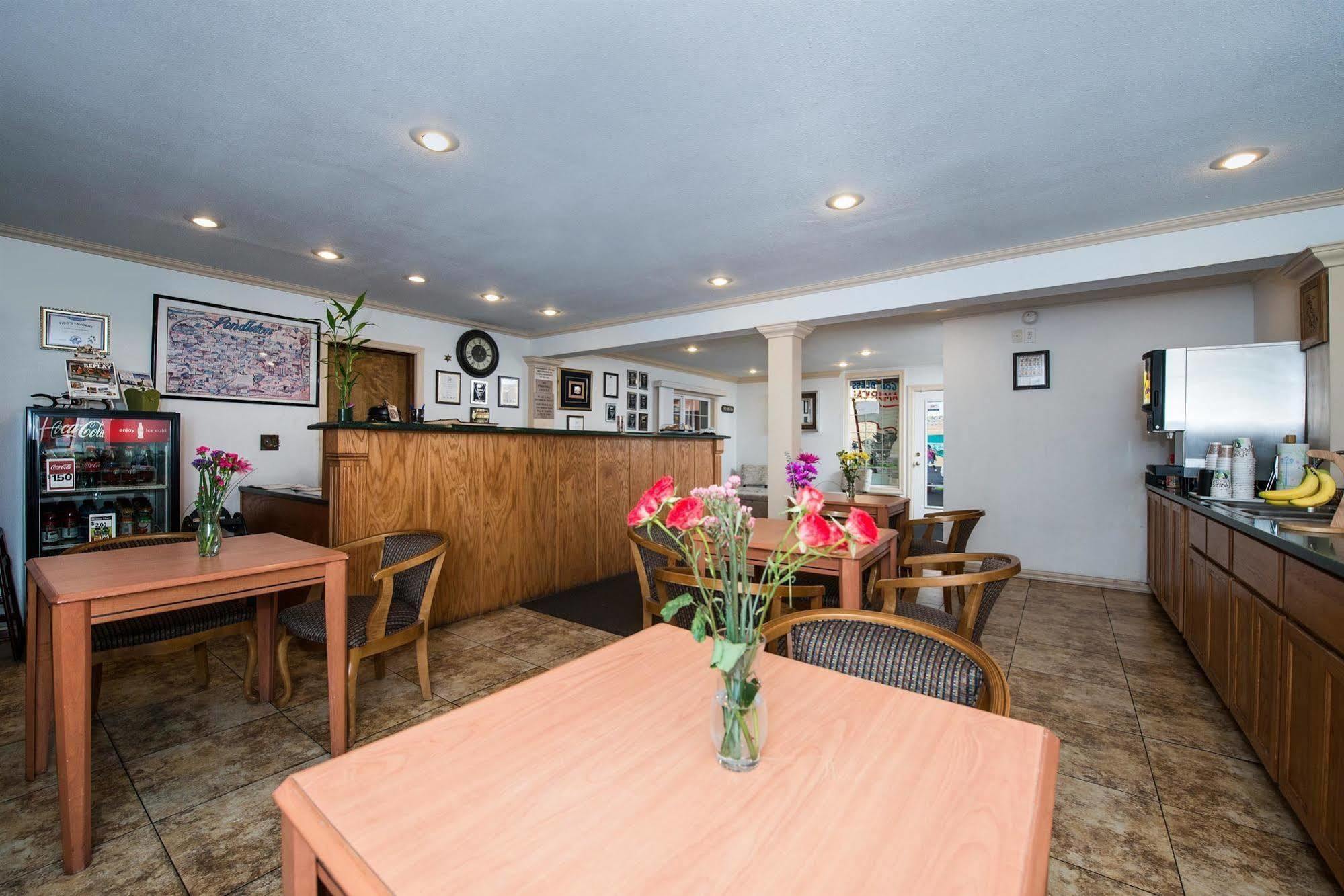 Americas Best Value Inn - Pendleton Exterior photo